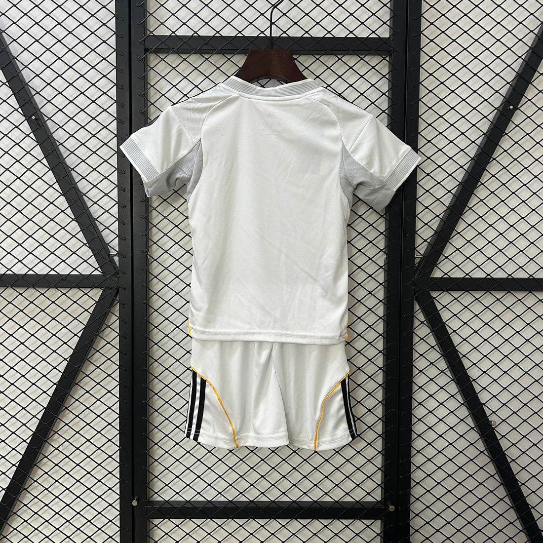 conjunto de niños Real Madrid 25/26