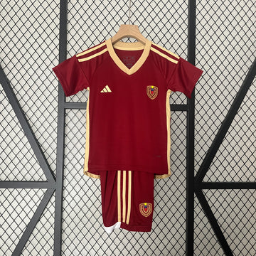 conjunto de niños Venezuela 2024