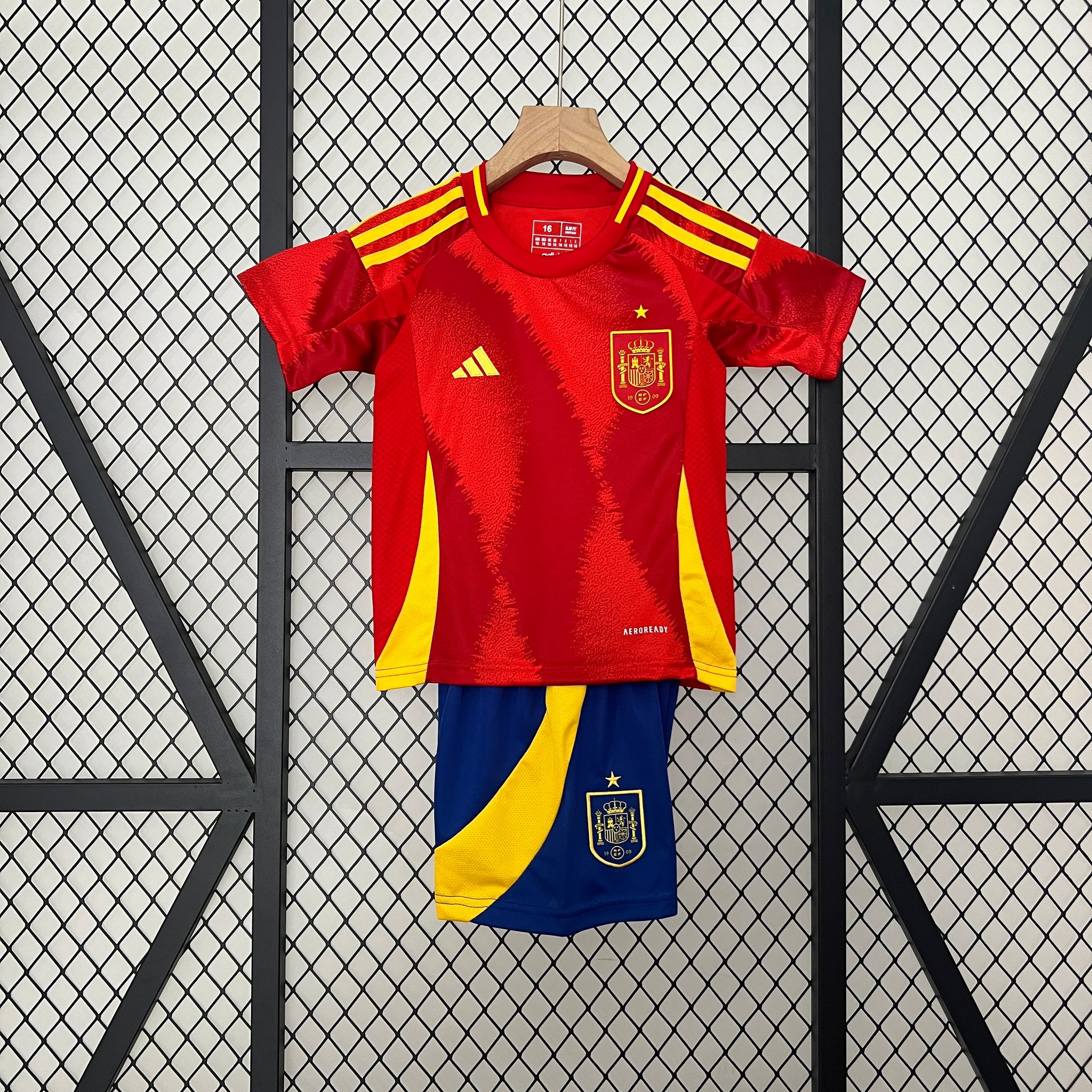 conjunto de niños España 24/25