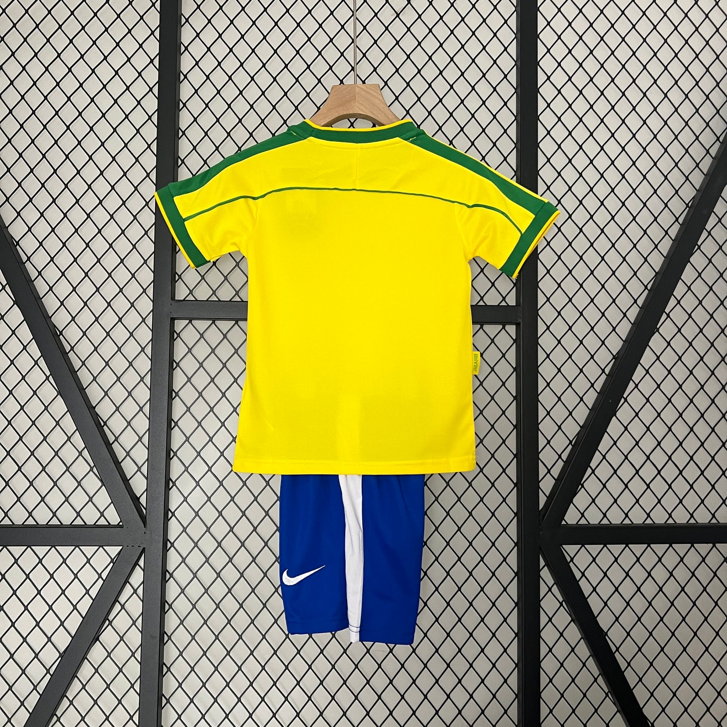conjunto de niños Brasil 1998