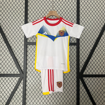 conjunto de niños Venezuela II 2024